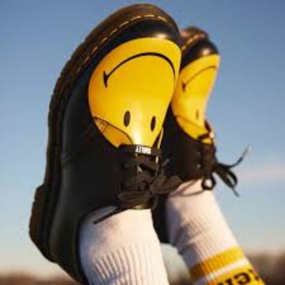 Dr. Martens Shoes - Dr. Martens x Smiley ® 1461 Derby